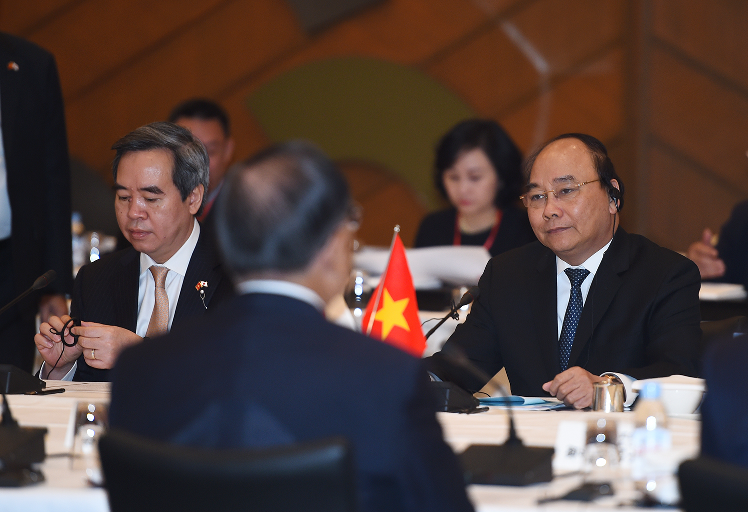 Thủ tướng Chính phủ Nguyễn Xuân Phúc dự cuộc tọa đàm bàn tròn với các doanh nghiệp lớn của Nhật Bản. Ảnh: VGP/ Quang Hiếu