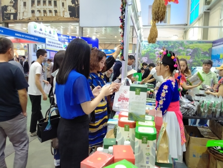 Lai Châu tham dự Hội chợ