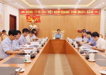 Quang cảnh cuộc họp.