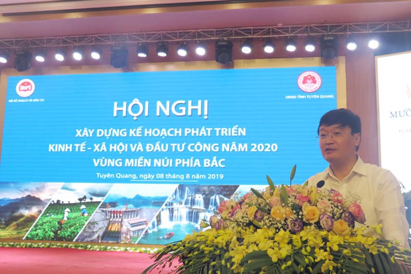Thứ trưởng Bộ Kế hoạch và Đầu tư Nguyễn Đức Trung phát biểu tại Hội nghị
