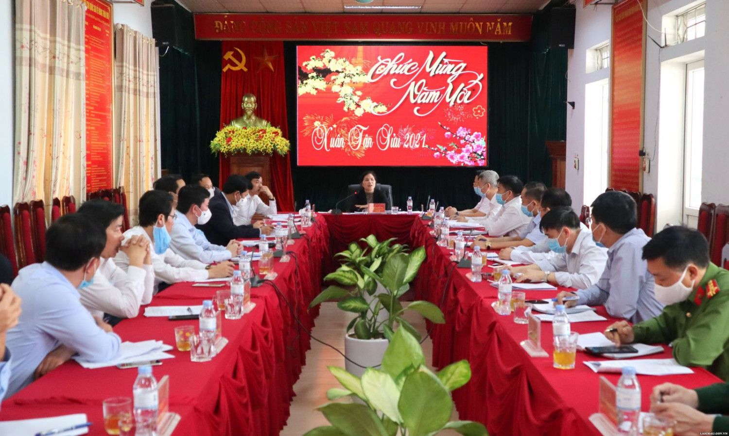Đoàn công tác của Ban Thường vụ Tỉnh ủy làm việc với huyện Nậm Nhùn.
