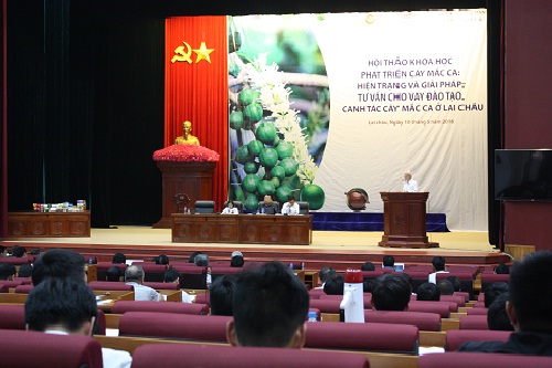 Ngày 10/5, Hội Liên hiệp Mắc ca Việt Nam phối hợp với Ngân hàng Bưu điện Liên Việt và UBND tỉnh Lai Châu tổ chức Hội thảo khoa học phát triển cây Mắc ca: Hiện trạng và giải pháp, tư vấn cho vay và đào tạo canh tác cây Mắc ca ở Lai Châu.